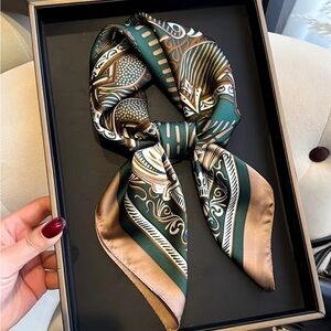 Elegant Green and Brown  Scarf